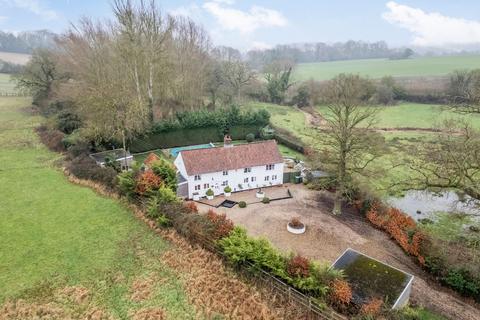 undefined, Captivating Detached Period Home in Swainsthorpe