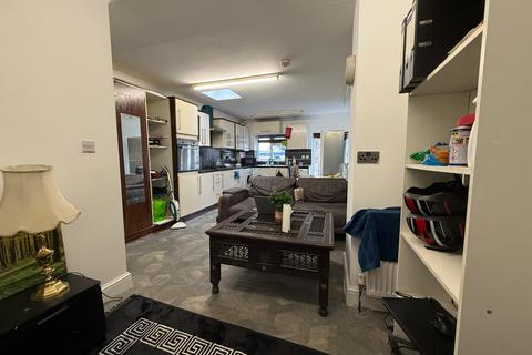 3 bedroom terraced house to rent, Shaw Gardens, Barking, IG11