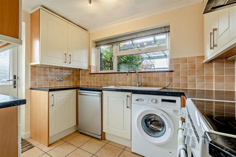 undefined, Holly Tree Close, Kingswood