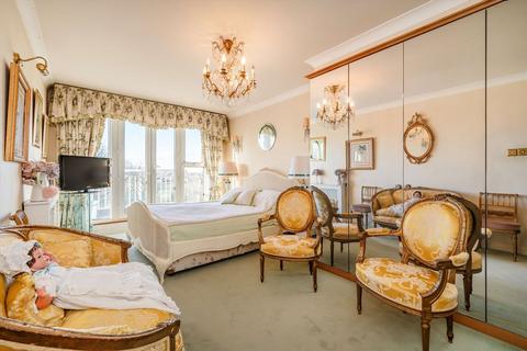 undefined, Oatlands Drive, Weybridge KT13