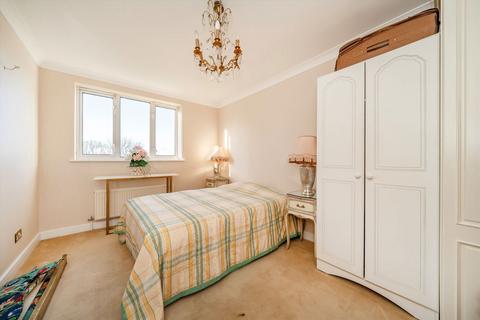 undefined, Oatlands Drive, Weybridge KT13