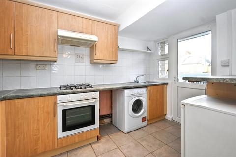 2 bedroom flat for sale, South Street, Eastbourne