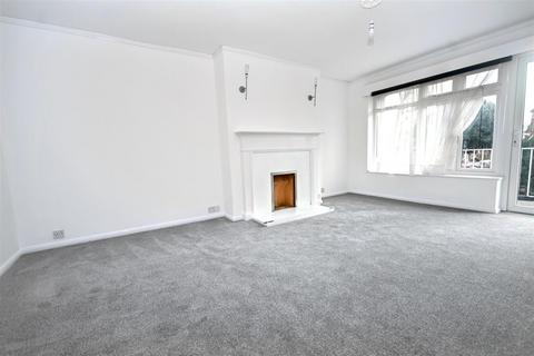 2 bedroom flat for sale, South Street, Eastbourne