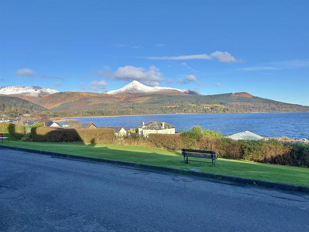 Snow on Goatfell