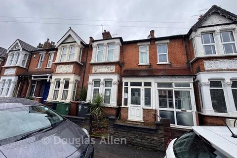 2 bedroom terraced house for sale, Winchester Road, Chingford