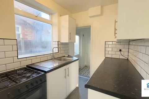 3 bedroom semi-detached house for sale, Lynholme Road, Leicester LE2
