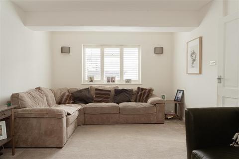 undefined, Ladbroke Road, Redhill