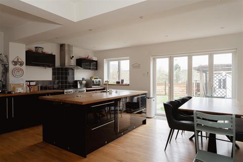 undefined, Ladbroke Road, Redhill