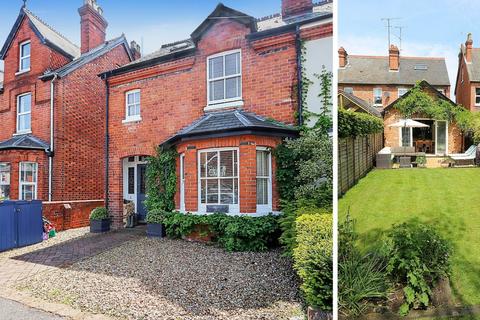 undefined, Thames Avenue, Pangbourne - Walk to shops & train station to London