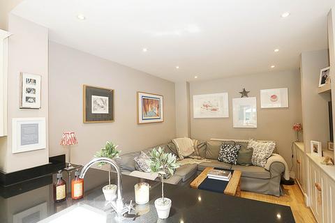 undefined, Thames Avenue, Pangbourne - Walk to shops & train station to London