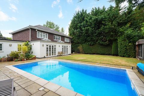 6 bedroom detached house to rent, Hawksview, Cobham, Surrey KT11