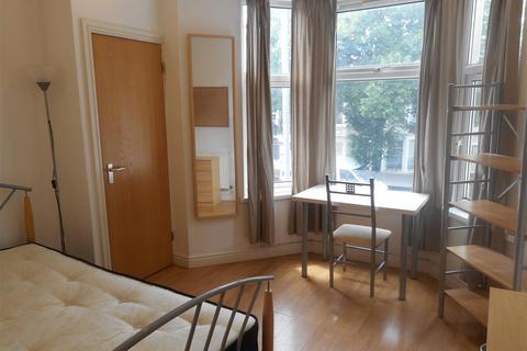 2 bedroom apartment to rent, Cathays Terrace, Cardiff