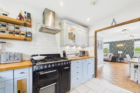 undefined, Battingswood Gardens, Naphill, High Wycombe, Buckinghamshire, HP14 4SR