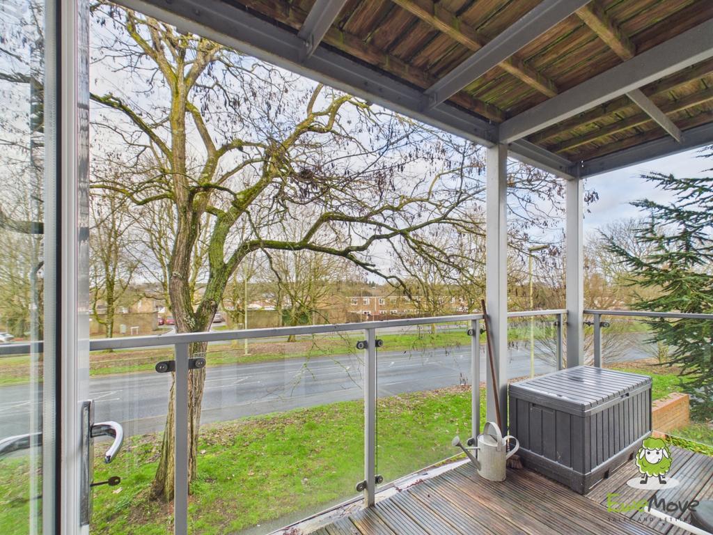 Ewe Move Estate Agents Basingstoke - Wylie Gardens