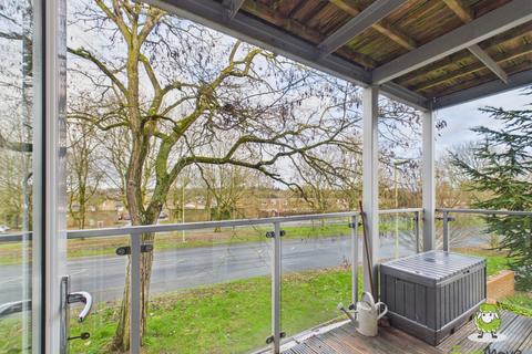 2 bedroom flat for sale, WYLIE GARDENS, BASINGSTOKE, HAMPSHIRE, RG24
