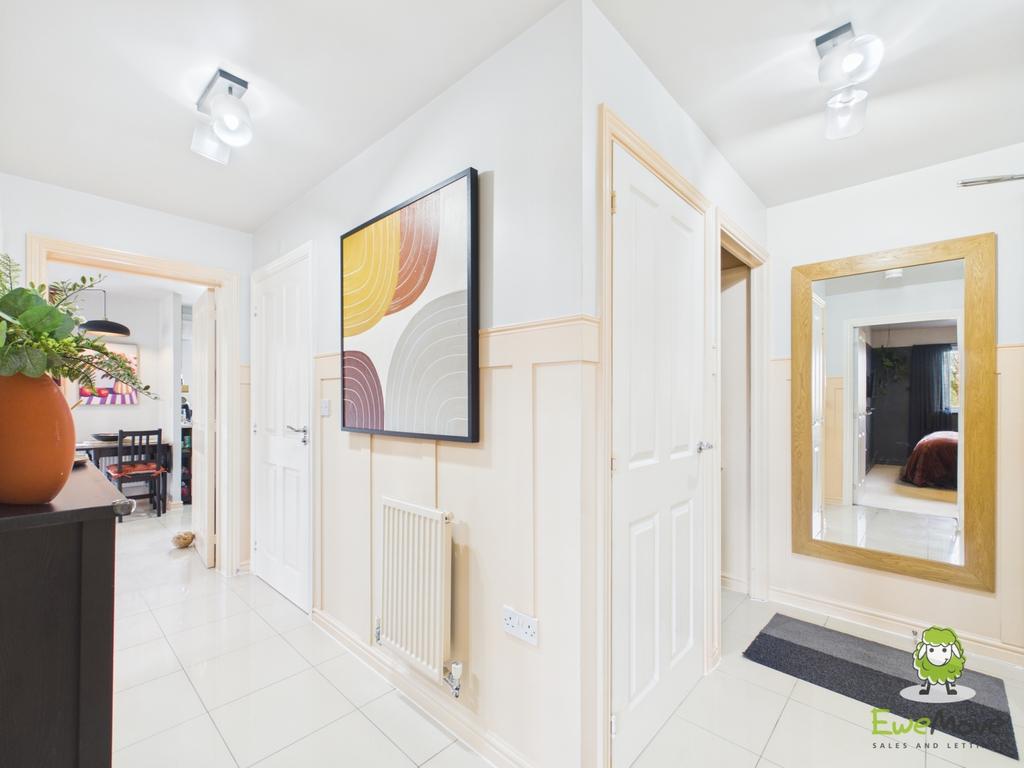 Ewe Move Estate Agents Basingstoke - Wylie Gardens