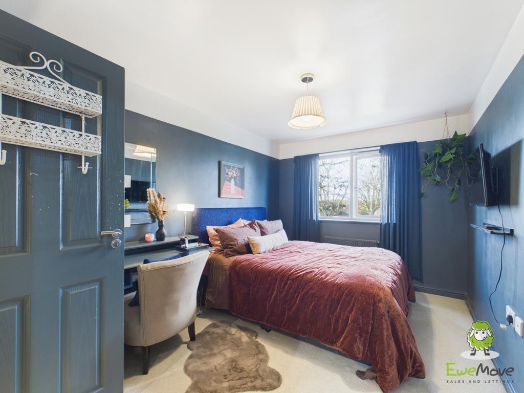Ewe Move Estate Agents Basingstoke - Wylie Gardens