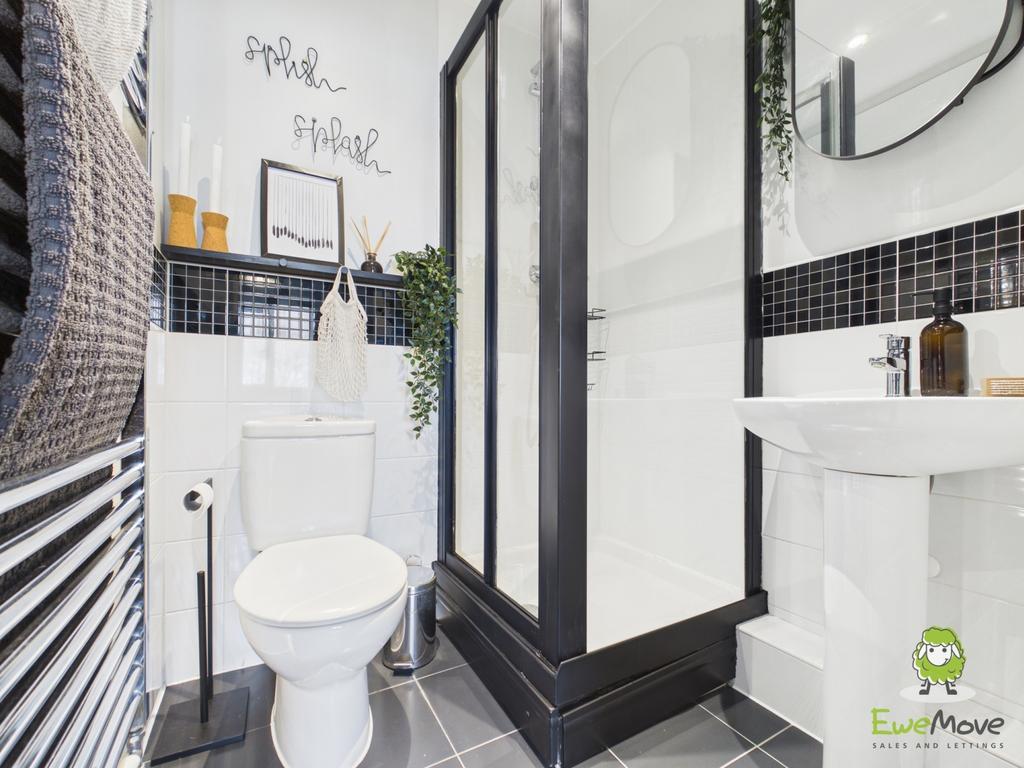 Ewe Move Estate Agents Basingstoke - Wylie Gardens