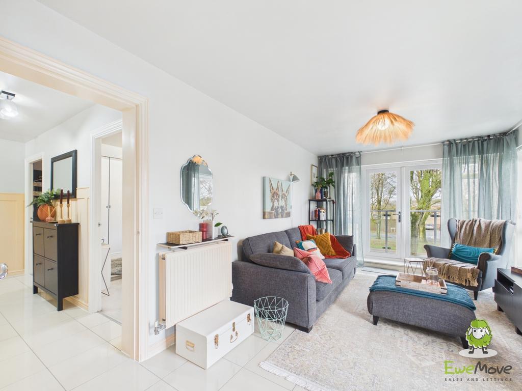 Ewe Move Estate Agents Basingstoke - Wylie Gardens