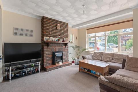 3 bedroom end of terrace house for sale, Eastway, Morden SM4