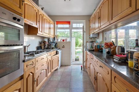 3 bedroom end of terrace house for sale, Eastway, Morden SM4