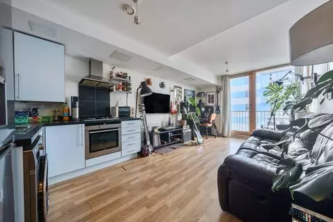 Apartment in Bristol, Canon's Marsh, City Centre - View 5