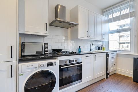 2 bedroom flat for sale, Herne Hill Road, Herne Hill, London, SE24