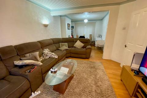 3 bedroom end of terrace house for sale, Rosemary Gardens, Dagenham