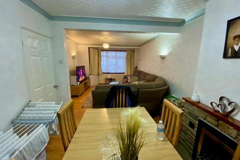 3 bedroom end of terrace house for sale, Rosemary Gardens, Dagenham