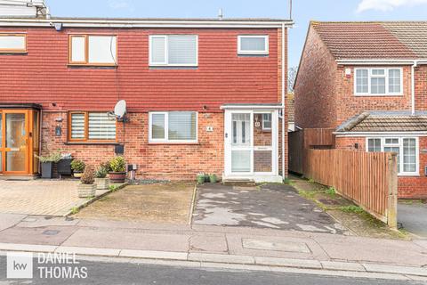 DANIEL THOMAS | Cross Terrace, Waltham Abbey, EN9 3DQ