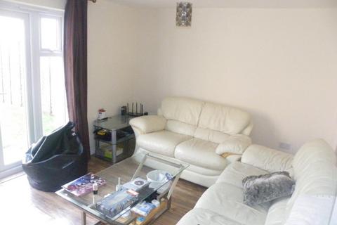 2 bedroom terraced house to rent, Silverbirch Avenue, Coventry CV4