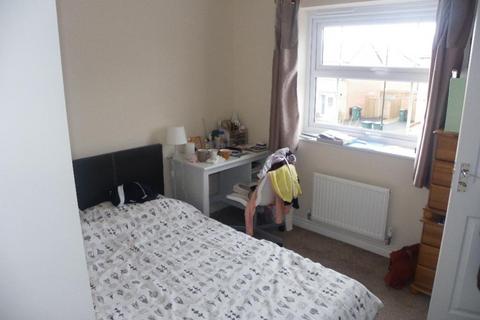 2 bedroom terraced house to rent, Silverbirch Avenue, Coventry CV4