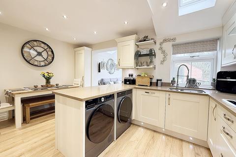 undefined, Llanharry, Pontyclun CF72