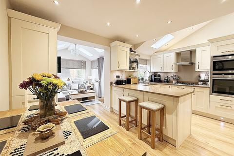 undefined, Llanharry, Pontyclun CF72