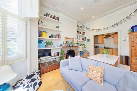 2 bedroom flat to rent, Geraldine Road, Wandsworth, SW18