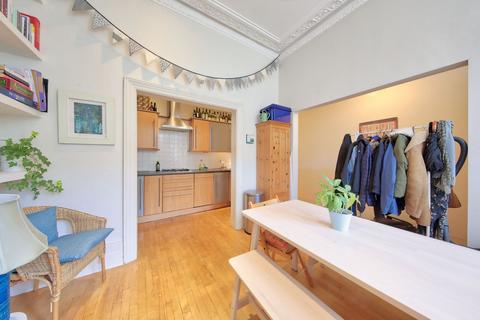 2 bedroom flat to rent, Geraldine Road, Wandsworth, SW18