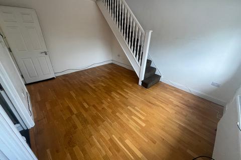 1 bedroom flat to rent, Greenford Road, UB6 8RF