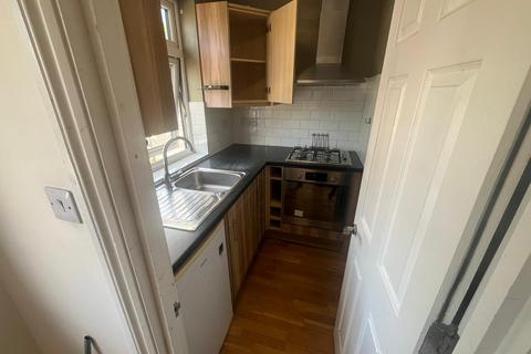 1 bedroom flat to rent, Greenford Road, UB6 8RF
