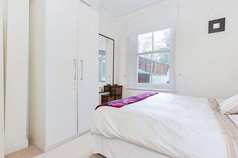 2 bedroom flat to rent, Fulham Palace Road, London, SW6