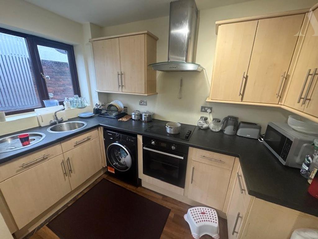 Flat 3 Gilbertstone Court Kitchen.jpeg