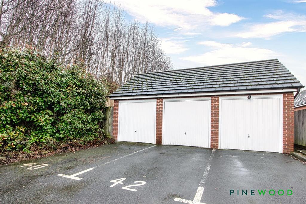 Single garage ( middle)
