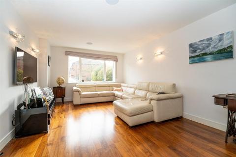 undefined, Oakwood Avenue, Borehamwood WD6