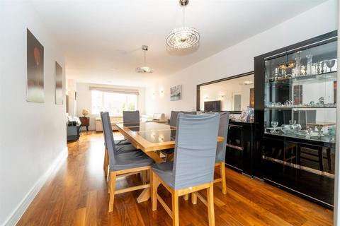 undefined, Oakwood Avenue, Borehamwood WD6