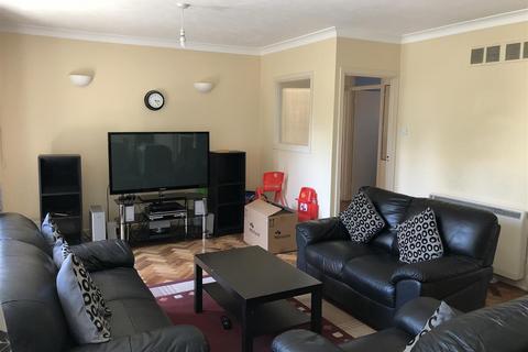 2 bedroom apartment to rent, Falkland Avenue, Finchley, London