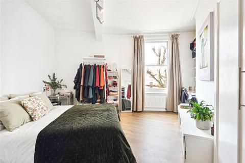 2 bedroom flat to rent, Pembridge Square, London W2