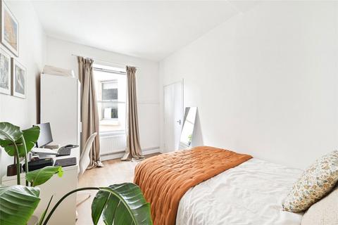 2 bedroom flat to rent, Pembridge Square, London W2