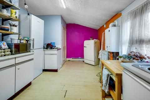 1 bedroom apartment for sale, Evelina Road, Nunhead, London, SE15