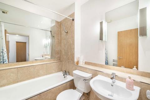 2 bedroom flat to rent, Bardolph Road, Richmond TW9