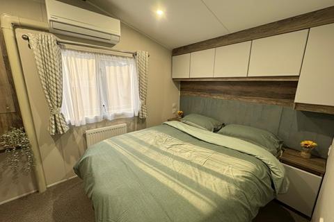2 bedroom lodge for sale, Preston