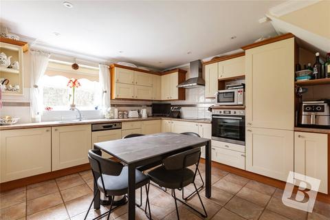 3 bedroom end of terrace house for sale, Cornsland Close, Upminster, Essex, RM14